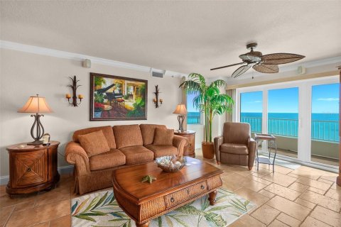 Condo in Daytona Beach Shores, Florida, 3 bedrooms № 2152028 - photo 2