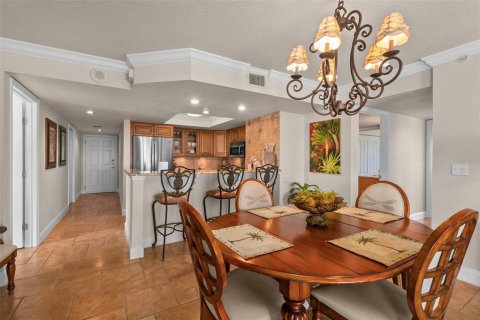 Condo in Daytona Beach Shores, Florida, 3 bedrooms № 2152028 - photo 14
