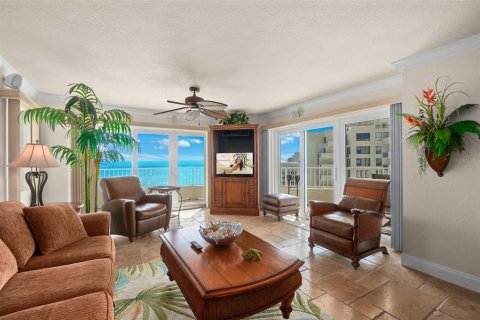 Condo in Daytona Beach Shores, Florida, 3 bedrooms № 2152028 - photo 3