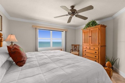 Condo in Daytona Beach Shores, Florida, 3 bedrooms № 2152028 - photo 21