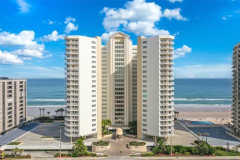 Condo in Daytona Beach Shores, Florida, 3 bedrooms  № 2152028