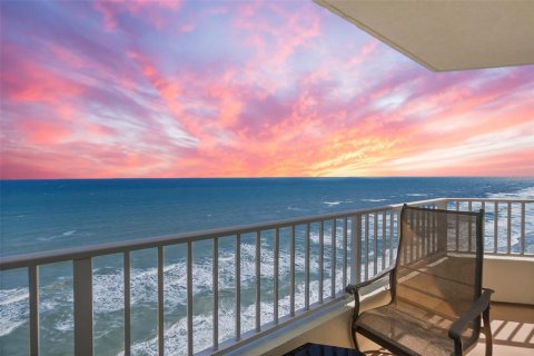 Condo in Daytona Beach Shores, Florida, 3 bedrooms № 2152028 - photo 6