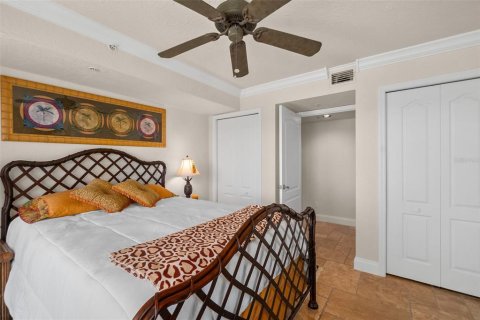 Condo in Daytona Beach Shores, Florida, 3 bedrooms № 2152028 - photo 27