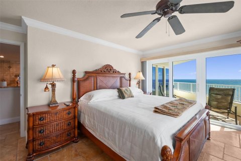 Condo in Daytona Beach Shores, Florida, 3 bedrooms № 2152028 - photo 30