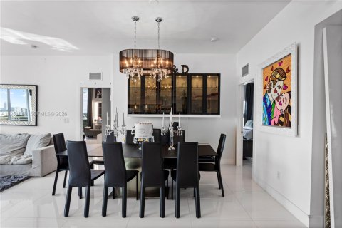 Купить кондоминиум в Норт-Бей-Виллидж, Флорида 2 спальни, 162.86м2, № 2009213 - фото 11