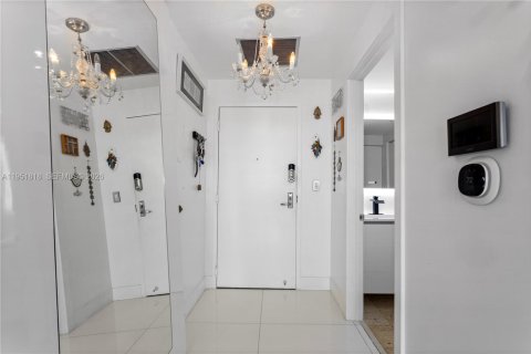 Купить кондоминиум в Норт-Бей-Виллидж, Флорида 2 спальни, 162.86м2, № 2009213 - фото 24