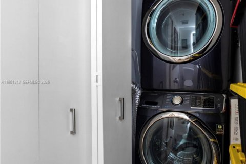 Купить кондоминиум в Норт-Бей-Виллидж, Флорида 2 спальни, 162.86м2, № 2009213 - фото 26