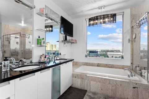 Купить кондоминиум в Норт-Бей-Виллидж, Флорида 2 спальни, 162.86м2, № 2009213 - фото 18