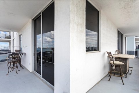 Купить кондоминиум в Норт-Бей-Виллидж, Флорида 2 спальни, 162.86м2, № 2009213 - фото 29