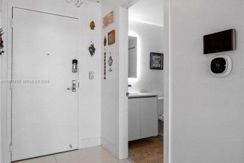 Купить кондоминиум в Норт-Бей-Виллидж, Флорида 2 спальни, 162.86м2, № 2009213 - фото 23