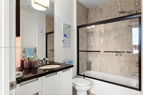 Купить кондоминиум в Норт-Бей-Виллидж, Флорида 2 спальни, 162.86м2, № 2009213 - фото 14