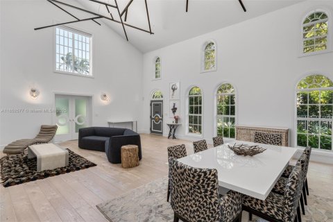 Villa ou maison à vendre à Miami Beach, Floride: 5 chambres, 404.31 m2 № 1872375 - photo 11
