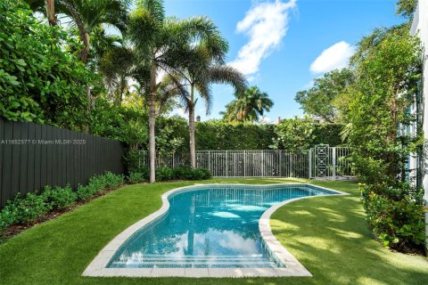 Villa ou maison à vendre à Miami Beach, Floride: 5 chambres, 404.31 m2 № 1872375 - photo 8