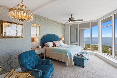 Condo in Saint Petersburg, Florida, 2 bedrooms  № 2418366 - photo 30
