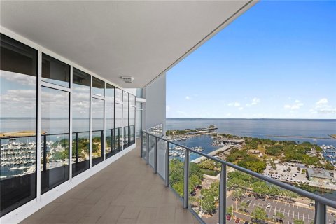 Condo in Saint Petersburg, Florida, 2 bedrooms  № 2418366 - photo 22