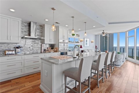Condo in Saint Petersburg, Florida, 2 bedrooms  № 2418366 - photo 14