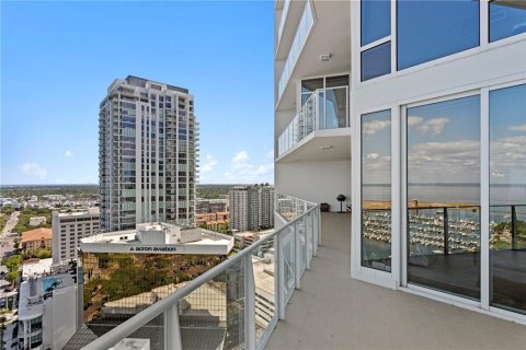 Condo in Saint Petersburg, Florida, 2 bedrooms  № 2418366 - photo 26