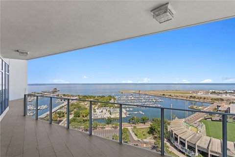 Condo in Saint Petersburg, Florida, 2 bedrooms № 2418366