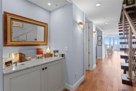 Condo in Saint Petersburg, Florida, 2 bedrooms  № 2418366 - photo 3
