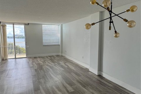 Copropriété à vendre à Miami, Floride: 1 chambre, 74.69 m2 № 2000104 - photo 4