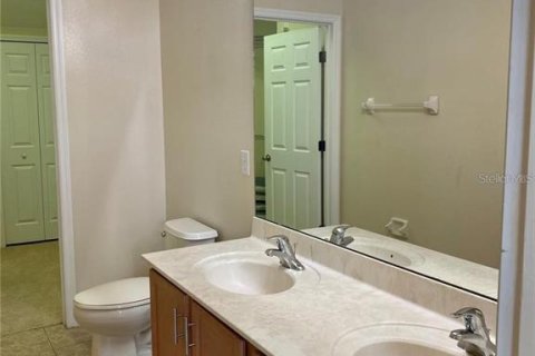Townhouse in Orlando, Florida 4 bedrooms, 153.1 sq.m. № 2218375 - photo 11