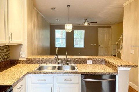 Townhouse in Orlando, Florida 4 bedrooms, 153.1 sq.m. № 2218375 - photo 8