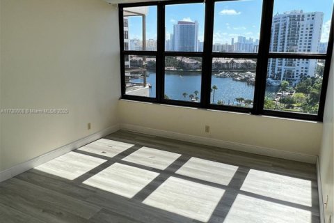 Condominio en venta en Hallandale Beach, Florida, 2 dormitorios, 146.79 m2 № 1705012 - foto 4