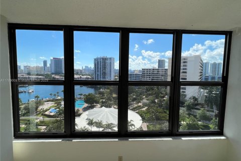 Condominio en venta en Hallandale Beach, Florida, 2 dormitorios, 146.79 m2 № 1705012 - foto 10