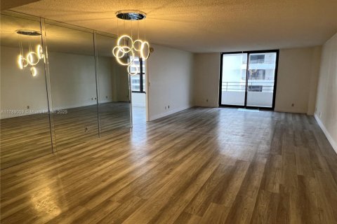 Condominio en venta en Hallandale Beach, Florida, 2 dormitorios, 146.79 m2 № 1705012 - foto 8