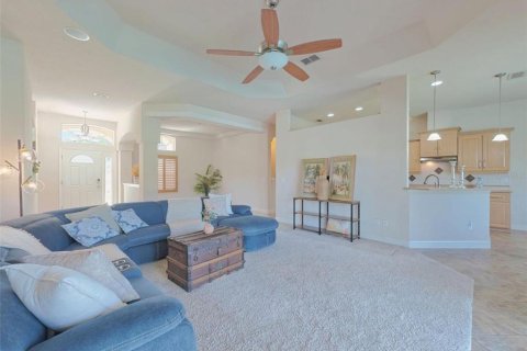 House in New Smyrna Beach, Florida 4 bedrooms, 190.45 sq.m. № 2397105 - photo 11