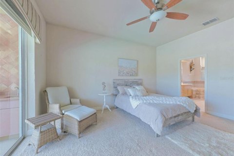 House in New Smyrna Beach, Florida 4 bedrooms, 190.45 sq.m. № 2397105 - photo 12