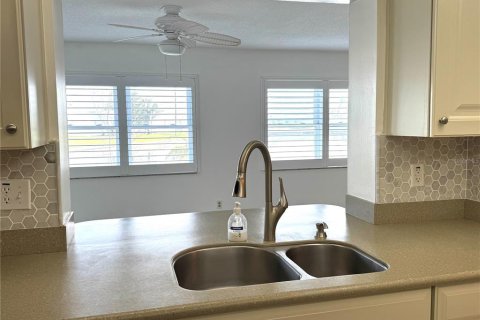 House in Pinellas Park, Florida 2 bedrooms, 153.2 sq.m. № 1544695 - photo 26