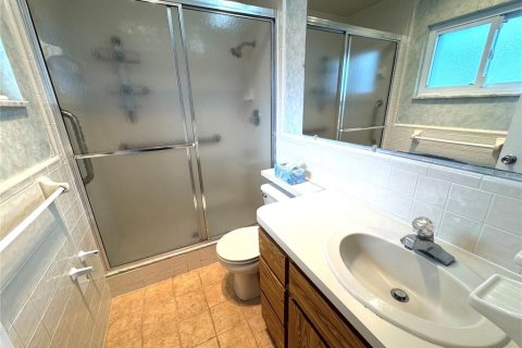 House in Pinellas Park, Florida 2 bedrooms, 153.2 sq.m. № 1544695 - photo 12