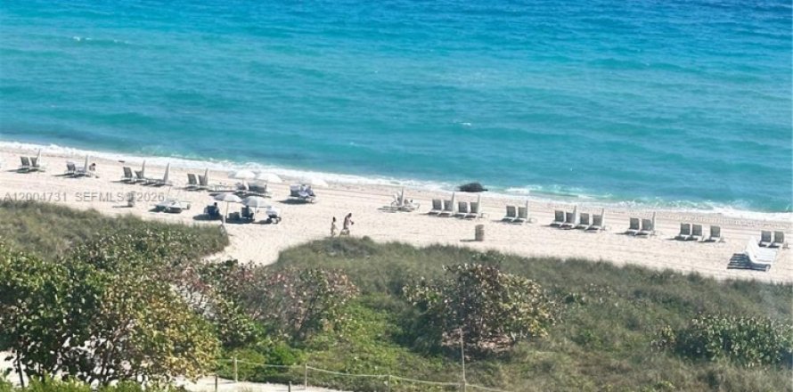 Condo in Surfside, Florida, 1 bedroom  № 2068738