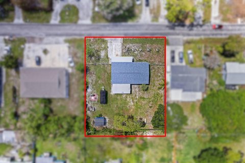 House in St. Lucie, Florida 4 bedrooms, 116.78 sq.m. № 2173029 - photo 4