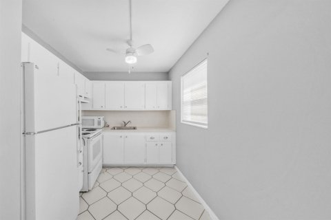 Copropriété à louer à Boca Raton, Floride: 2 chambres, 76.09 m2 № 2248334 - photo 8