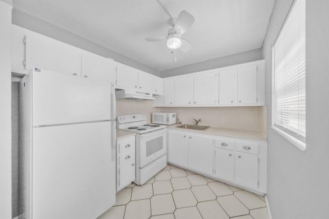 Copropriété à louer à Boca Raton, Floride: 2 chambres, 76.09 m2 № 2248334 - photo 9