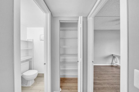 Copropriété à louer à Boca Raton, Floride: 2 chambres, 76.09 m2 № 2248334 - photo 21
