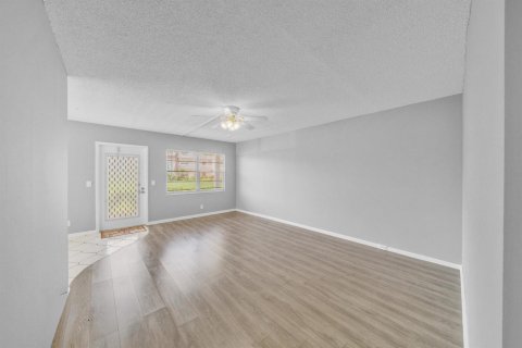 Copropriété à louer à Boca Raton, Floride: 2 chambres, 76.09 m2 № 2248334 - photo 16