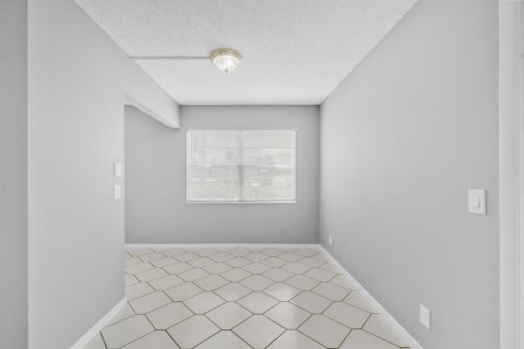 Copropriété à louer à Boca Raton, Floride: 2 chambres, 76.09 m2 № 2248334 - photo 12