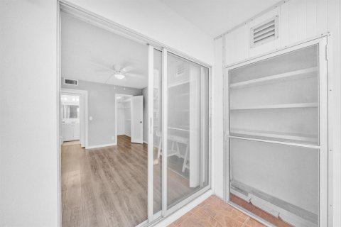 Copropriété à louer à Boca Raton, Floride: 2 chambres, 76.09 m2 № 2248334 - photo 25