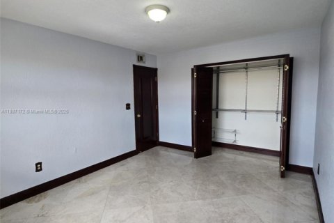 Condominio en alquiler en Miami, Florida, 3 dormitorios, 112.23 m2 № 1932857 - foto 22