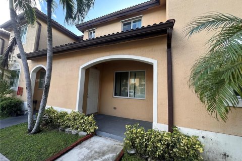 Adosado en Homestead, Florida 2 dormitorios, 122.07 m2 № 1981592