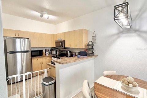 Condominio en venta en Kissimmee, Florida, 2 dormitorios, 75.44 m2 № 2221687 - foto 6