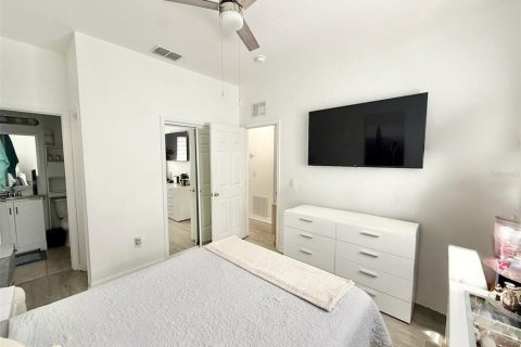 Condominio en venta en Kissimmee, Florida, 2 dormitorios, 75.44 m2 № 2221687 - foto 12