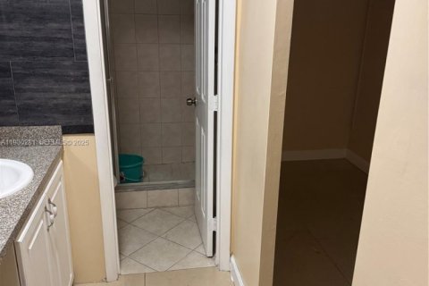 Condominio en alquiler en Lauderhill, Florida, 2 dormitorios, 98.48 m2 № 1989099 - foto 7