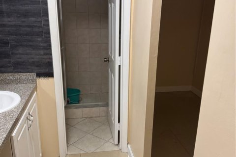 Condominio en alquiler en Lauderhill, Florida, 2 dormitorios, 98.48 m2 № 1989099 - foto 8