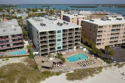 Copropriété à vendre à Madeira Beach, Floride: 2 chambres, 93.37 m2 № 1602072 - photo 8