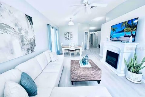 Apartamento en alquiler en Cape Coral, Florida, 2 dormitorios, 116.13 m2 № 1720398 - foto 2