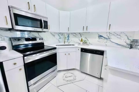 Apartamento en alquiler en Cape Coral, Florida, 2 dormitorios, 116.13 m2 № 1720398 - foto 24